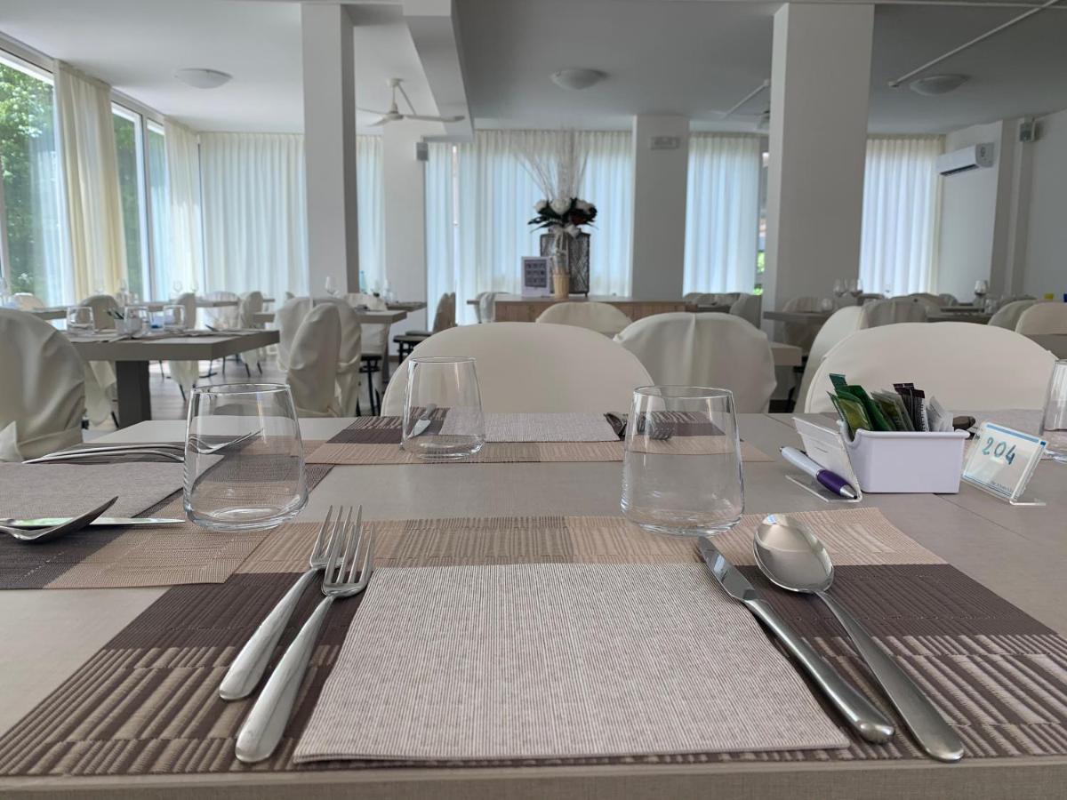 Hotel Carmen 리치오네 외부 사진